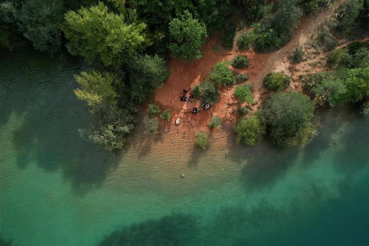 Les Gorges et Lacs du Verdon: Flexible Maison Accommodations Regusse 0*,  France