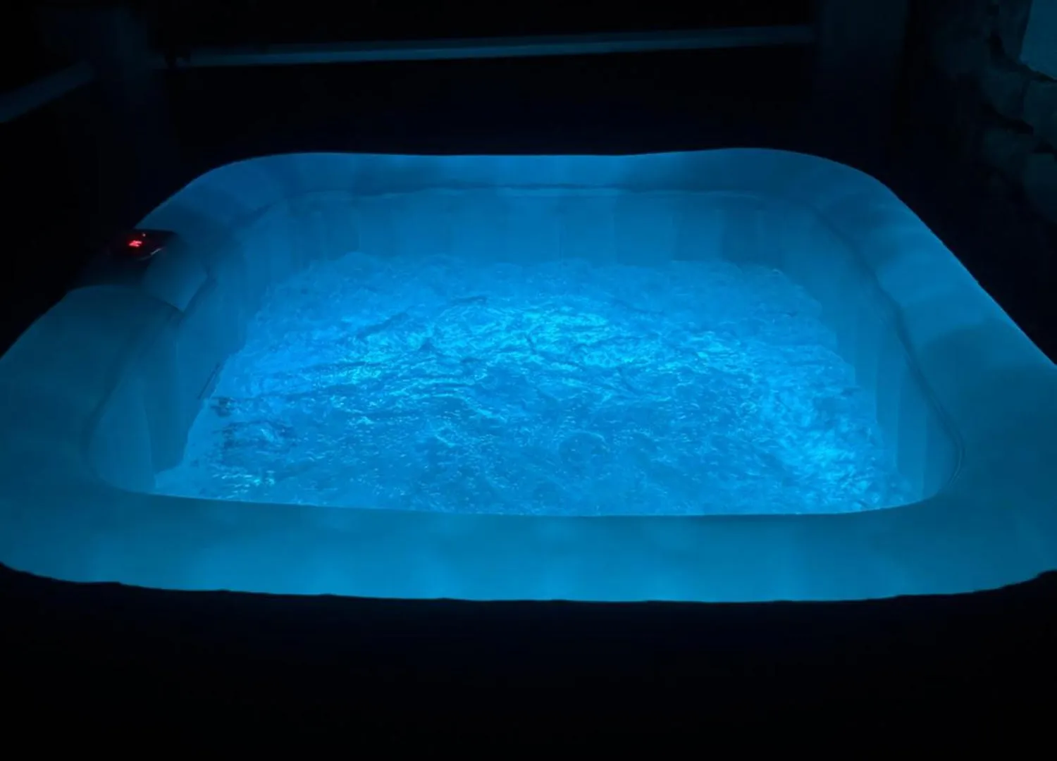 Votre Cocon En Pierre Et Son Spa En Option Gite Le Repos Des Chenes 0*, Regusse France